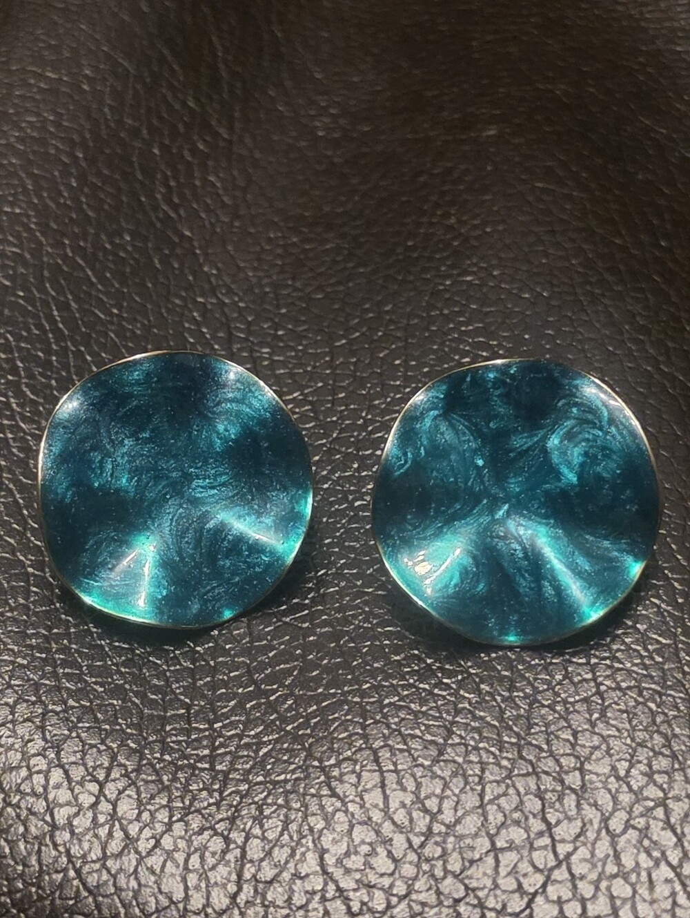 Green Swirl Round Vintage Leverback⁵..⁶⁶ Avon Earrings